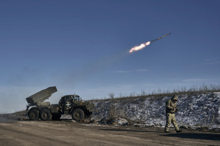 Бездумные удары ВСУ по ракетным радарам на территории РФ напугали Америку — Вашингтон не советует Киеву «драконить» Путина