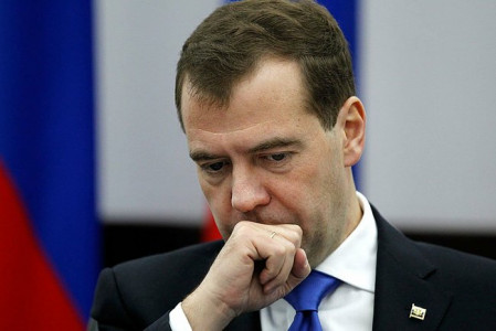 «Это никакая не военная помощь»: Медведев ответил на разрешение Пентагона наносить удары по России — повод для casus belli