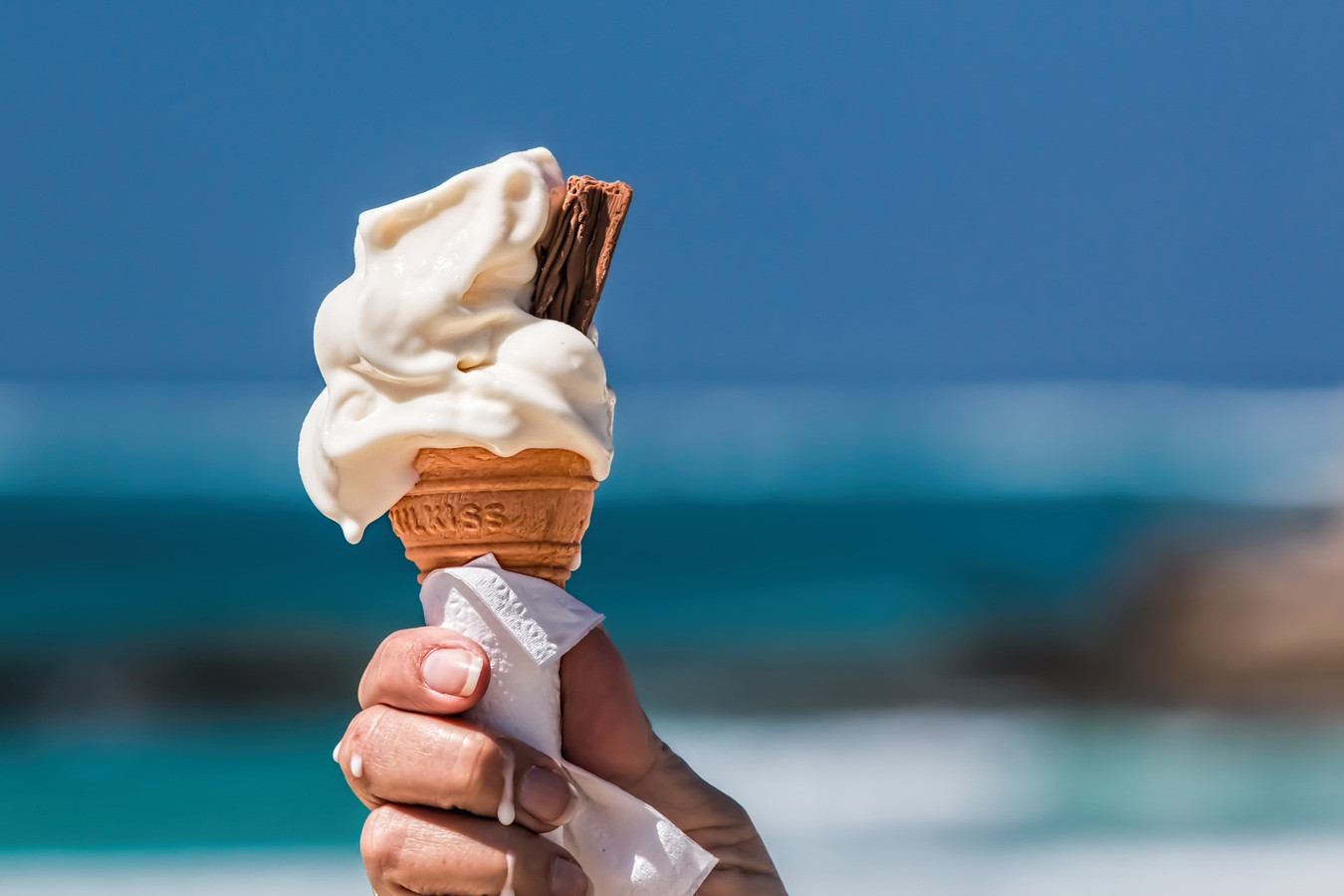 Бегите от этого мороженого! Ухудшит память, сон и желудок: известный врач предостерег наивных любителей популярного десерта
