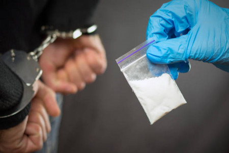 Мурманчанин проведёт 9 лет за решеткой за попытку продать наркотики