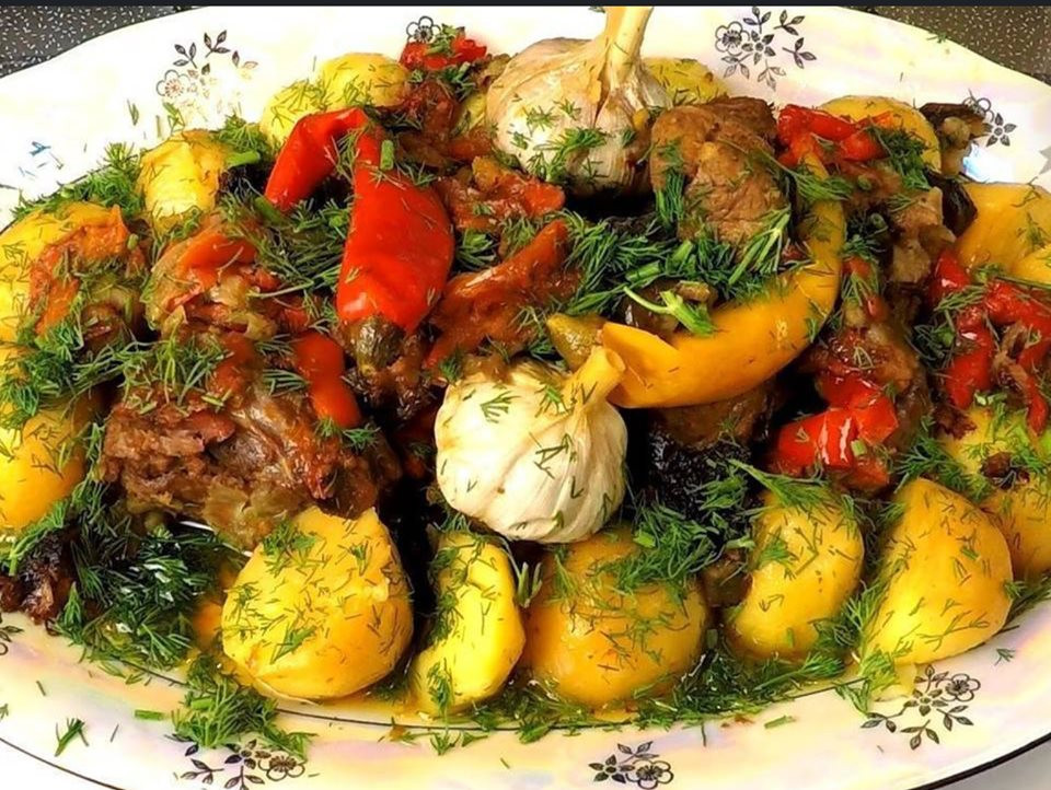 Гости повалят гурьбой на запах: «Димляма» из мяса и овощей покорит сердце любого — изумительно вкусно
