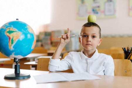 Российские школьники визжат от восторга: учителям категорически запретят устраивать много контрольных работ — с сентября учиться дети будут по-новому