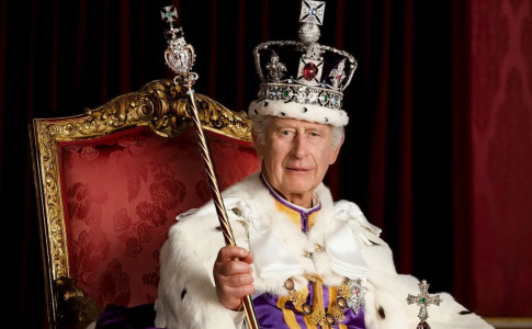 Болеющий раком король Британии принял важное решение — согласятся ли с волей Карла III принц Гарри и его жена