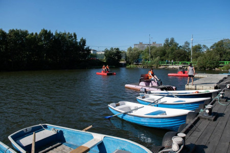 Лодочная станция открылась на Семеновском озере в Мурманске
