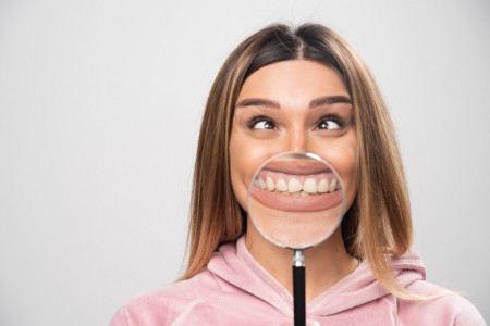 Останетесь без зубов, если упустите: едва заметный признак кариеса указал стоматолог Божич — отследите опасность на раз-два