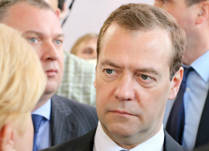 «Причиним максимальный вред»: Медведев предложил пошаговый радикальный ответ на санкции Запада — пожалеют, что на свет родились