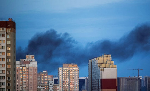 Киев в огне и дыму: утром 14 июня 2024 года ВС РФ ударили по украинской столице и не только — все полыхает, но Зеленский не жалуется