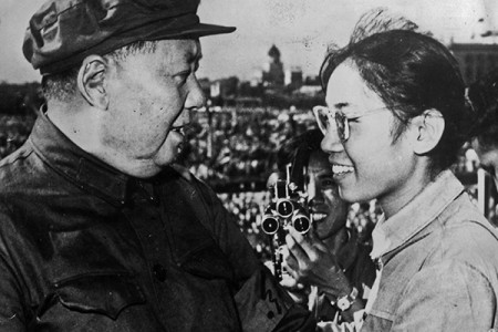 «Мало спал и никогда не чистил зубы»: странные бытовые привычки Мао Цзэдуна