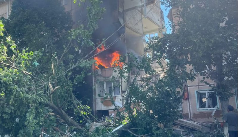 «Разрушено 15 квартир»: в Шебекино от ракетного удара ВСУ рухнул целый подъезд — минимум 3 человека пострадали