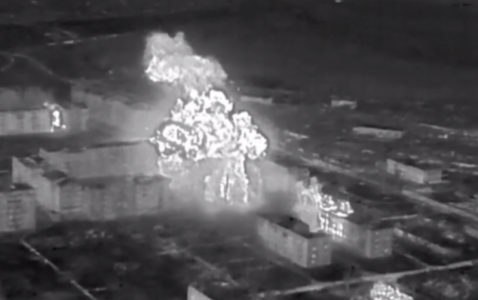 Стало жарко: российские военные применили «Солнцепёки» в Часовом Яре — выжигают последние позиции ВСУ в укрепленных многоэтажках