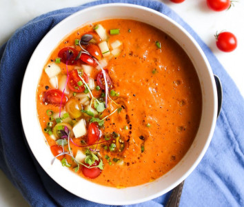 Холодный, как месть: освежающий суп из простых ингредиентов — главное блюдо в Испании