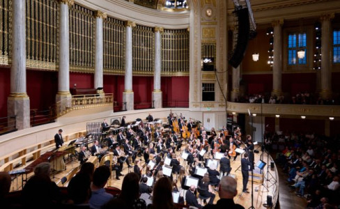 С инструментами и партитурами: Киевский симфонический оркестр в полном составе сбежал от Зеленского