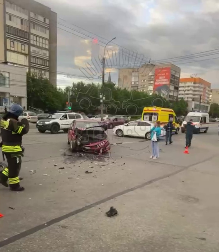 В Мурманске произошла серьёзная авария с участием мотоциклиста