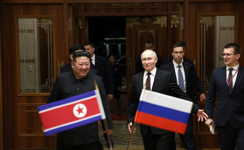 «Чем Путин расплатится с Кимом за оружие?»: CNN переживает, что Россия и КНДР создадут единый фронт против Запада