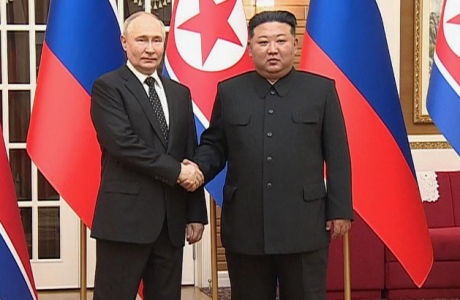 «Удивил бюстом»: Путин подарил Ким Чен Ыну еще один «Аурус», а тот изумил всех ответным презентом— такого российскому президенту еще не дарили
