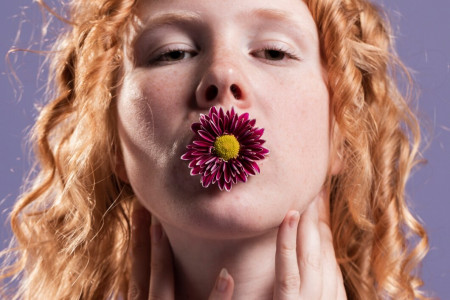 Само не рассосется: цветочный привкус во рту возникает по трем причинам — вот когда нужно бежать к врачу