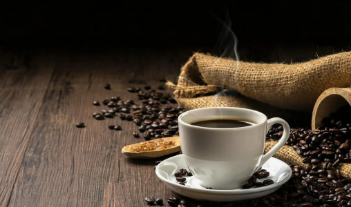 Холестерин быстро придет в норму: врач Гандельман рассказал, что добавить к кофе, чтобы избавиться от проблемы