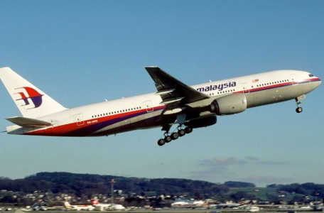 Загадочно пропавший огромный авиалайнер Boeing 777 оставил сигнал о своём крушении — новые детали таинственного исчезновения в небе