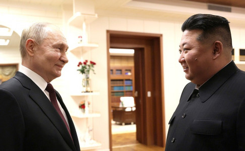 «На Западе бьются в истерике, а в Пхеньяне — радуются»: Путин ударил по англосаксам их же оружием