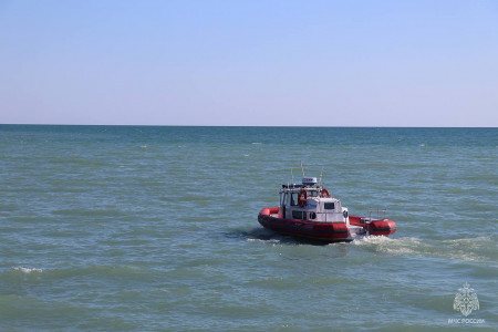 Спасатели обнаружили тело унесенной в море девушки в Сочи спустя почти неделю
