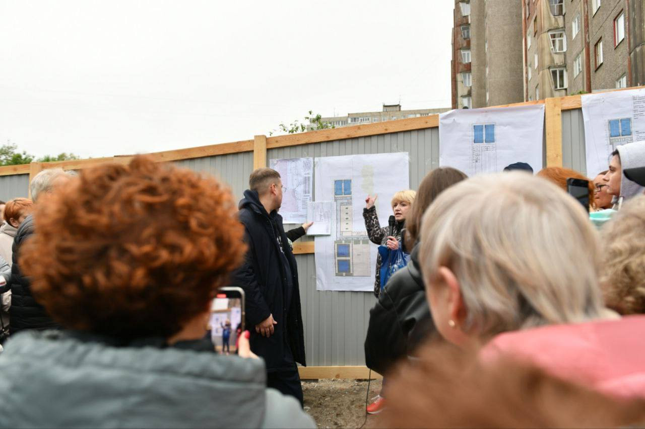 Глава администрации Мурманска поделился подробностями строительства ФОКа на Старостина