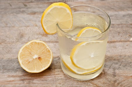 В жару заливаю лимон водкой: Вот зачем я это делаю — решаю 2 насущные проблемы даже в ужасные +40