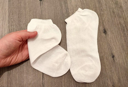 Секретный ингредиент вернет даже застиранным носкам белизну: замочите на 20 минут — и не нужно покупать новые