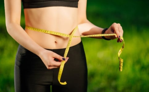 10 дней — минус 6 кг возрастного жира: врач из Германии Пфаффенбах рассказал, какие продукты нужно добавить в рацион и убрать — без диет и спортзала