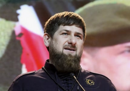 «Оружия не давать, сами добудут»: Кадыров поручил Алаудинову отправить в бой против армии Эстонии раненых вместе с кроватями, остальных в армии РФ не беспокоить