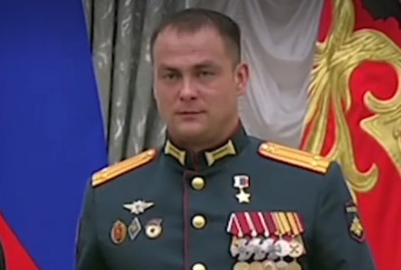 Больше не Герой РФ: российскому военному Иреку Магасумову дали 11 лет тюрьмы за убийство и лишили награды, которую меньше года назад ему вручил Путин