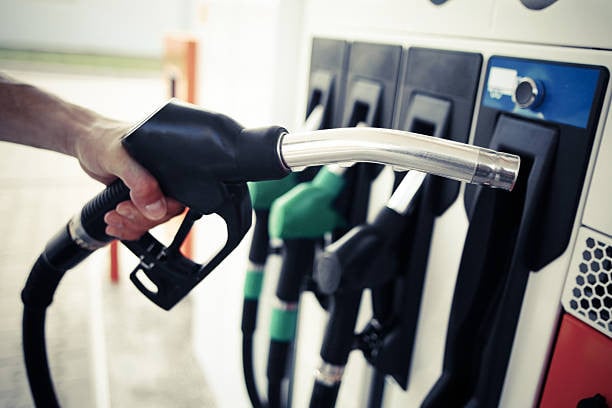 Мурманская область вошла в топ-10 регионов с самым дорогим бензином