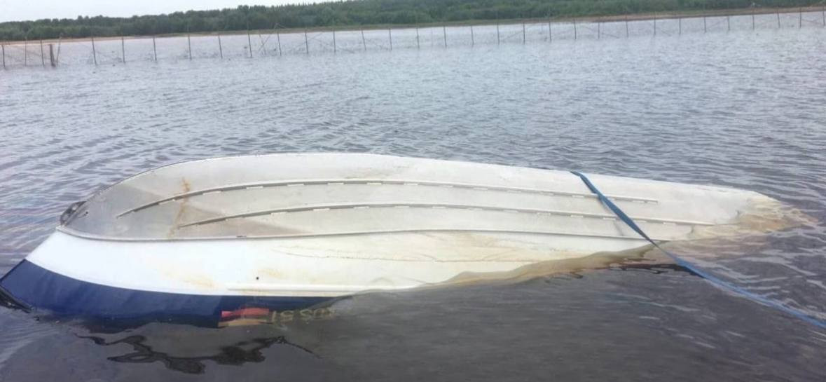 В Мурманской области потопили катер Рыбоохраны, который стоит более десяти миллионов рублей