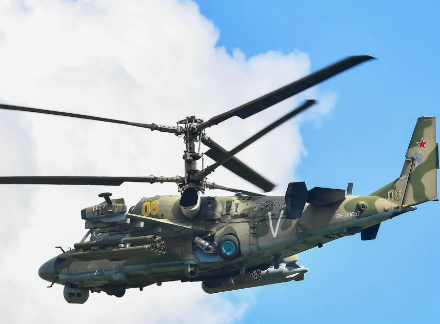 Это сверхопасно: Военкора Сладкова потрясло поведение российских вертолетчиков в зоне СВО — о чем не скажут в сводках