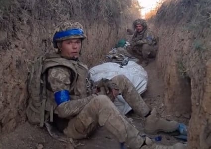 «Сутки в аду. Выносим подгнившего побратима»: украинские боевики рассказали правду о положении дел на Запорожском направлении — не о том мечтали, когда ехали на войну