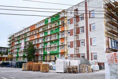 8 многоквартирных домов и 98 квартир отремонтируют в Высоком до конца года