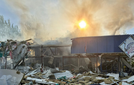 «Единственный магазин был такой»: ВСУ ранним утром обстреляли Донецк из РСЗО — ударом разнесен целый супермаркет