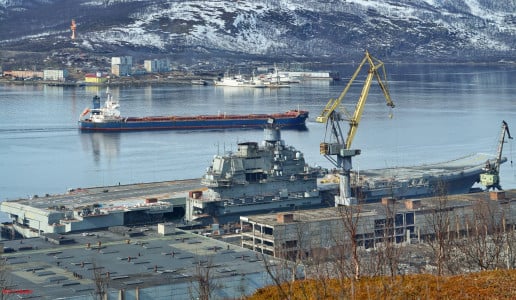 Рабочие оказались под завалом из-за обрушения скалы на мурманском судоремонтном заводе «Звёздочка»