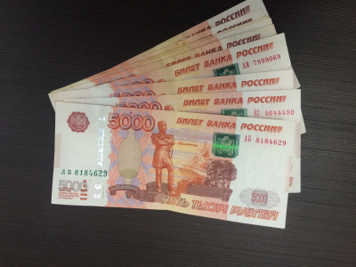 Пенсионерка из Кандалакши хотела записаться на прием ко врачу, но потеряла 800 тысяч рублей