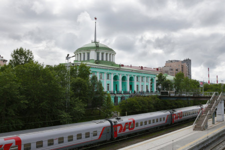 Жители Мурманской области не смогут купить билеты на поезд в крупные города из-за ремонта путей