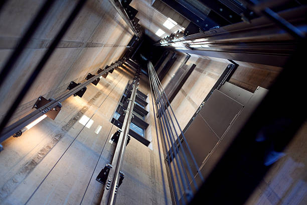 УК назвала инцидент с лифтом в Мурманске «резким торможением»