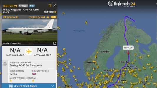 Снова шпионы: около границ Мурманской области был замечен британский самолет
