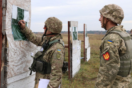 «Возиться некогда»: ВСУ сокращают программы подготовки мобилизованных — окопы нужно заполнять