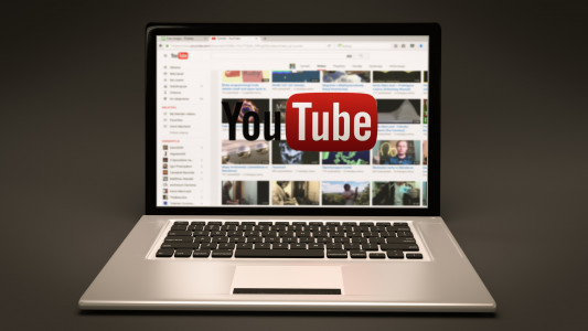 Школьники придумали способ обойти ограничения загрузки YouTube в РФ