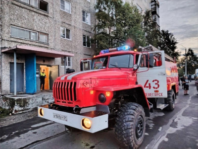 В Оленегорске эвакуировали десять человек во время пожара