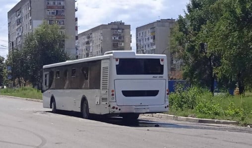 Десятки мирных жителей в ловушке: ракеты ударили по Лисичанску — попали в битком набитый пассажирский автобус