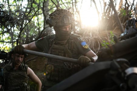 Все очень грустно: Покровское направление в ДНР потеряно без боя — успехи под Курском затуманили разум Генштаба