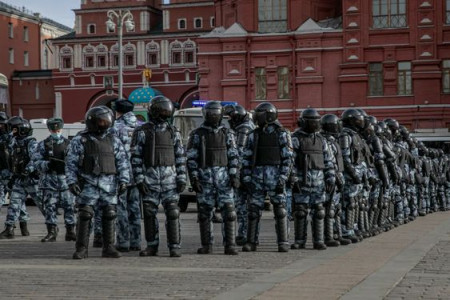 «Удар изнутри»: второй фронт после Курска проляжет прямиком через Москву — мигранты могут взяться за оружие