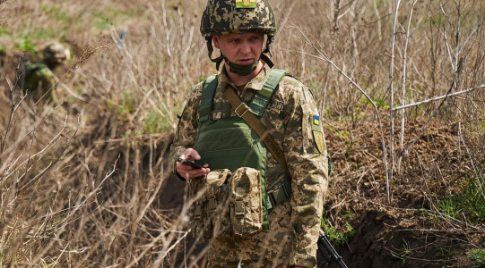 Написали русским в соцсетях: под Курском десятки украинских бойцов попросились в плен — идут нестройными рядами, зато живые