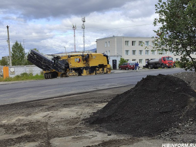 В Апатитах никак не могут закончить ремонт дороги