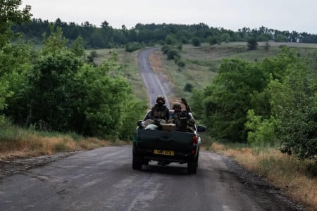 Оборона ВСУ на Донбассе осталась без снарядов и солдат после вторжения в Курскую область — британские СМИ бьют тревогу: наступление ВС РФ ускорилось